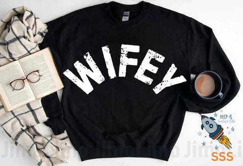 Distressed Wifey